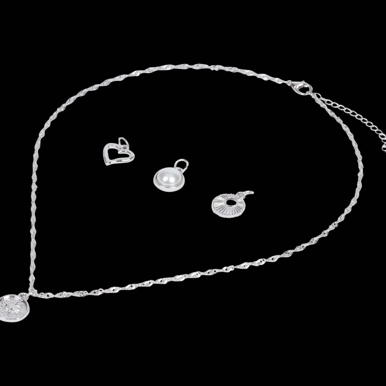 Montres Et Bijoux*Action Collier avec pendentifs interchangeables